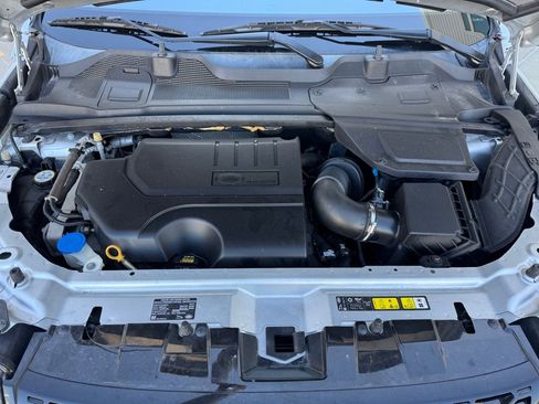 Used 2019 Land Rover Discovery Sport SE image 31