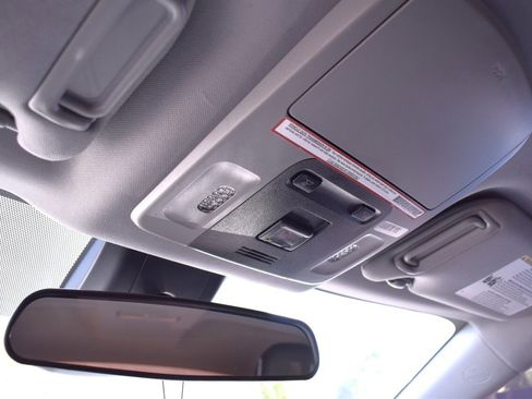 Used 2021 Toyota Camry SE FWD image 19