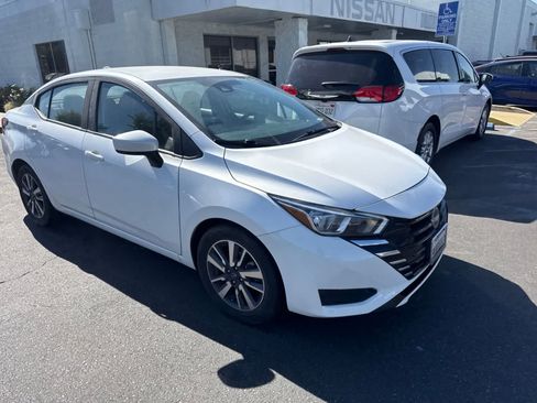 Used 2024 Nissan Versa SV FWD image 2