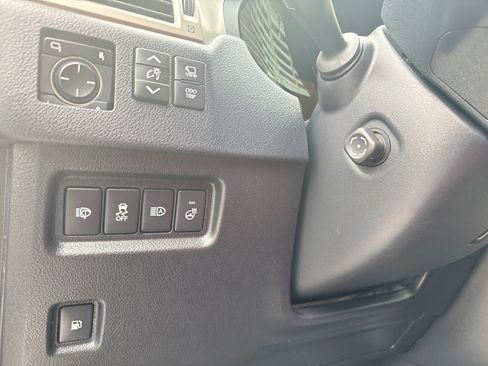 Used 2020 Lexus GX 460 Luxury w/ Luxury Sport Package AWD/4WD image 32