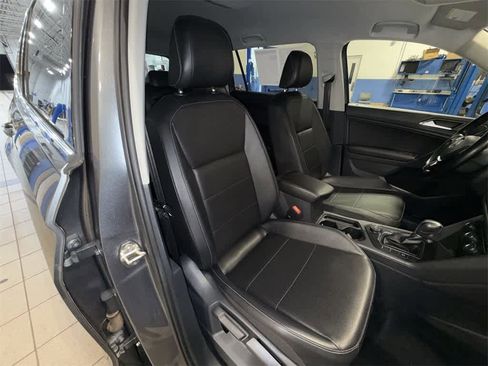 Used 2018 Volkswagen Tiguan SEL image 15
