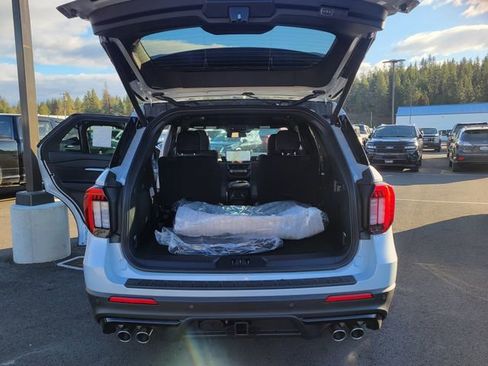 New 2026 Ford Explorer ST w/ Sun And Sound Package image 17