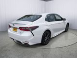 Used 2023 Toyota Camry SE image 3