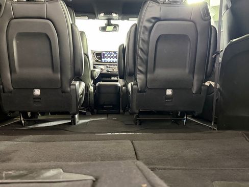 Used 2025 Chrysler Pacifica Select FWD image 26
