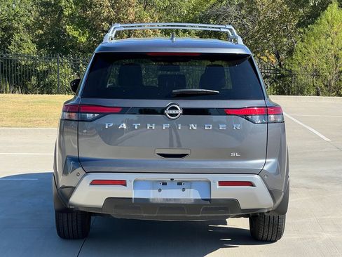 Used 2022 Nissan Pathfinder SL w/ Cargo Package FWD image 4