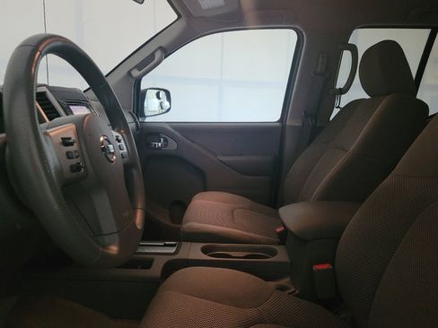Used 2016 Nissan Frontier SV AWD/4WD image 17