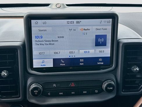Used 2022 Ford Bronco Sport Outer Banks w/ Tech Package AWD/4WD image 18