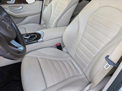 Used 2017 Mercedes-Benz GLC 300 4MATIC image 14