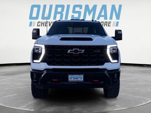 Used 2025 Chevrolet Silverado 2500 ZR2 w/ Technology Package AWD/4WD image 8