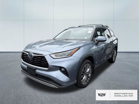 Used 2021 Toyota Highlander Platinum AWD/4WD image 1