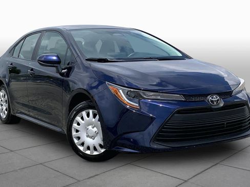 Used 2024 Toyota Corolla LE FWD image 3