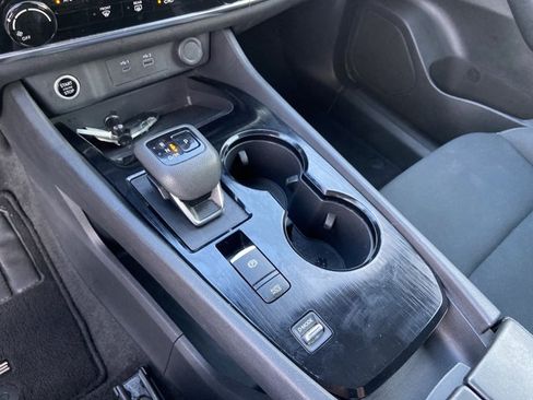 Used 2023 Nissan Rogue S FWD image 39