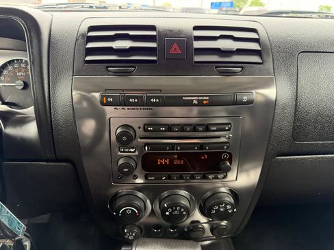 Used 2008 HUMMER H3 Luxury AWD/4WD image 16