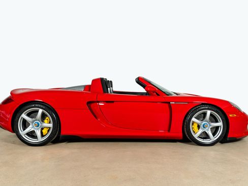Used 2004 Porsche Carrera GT RWD image 6