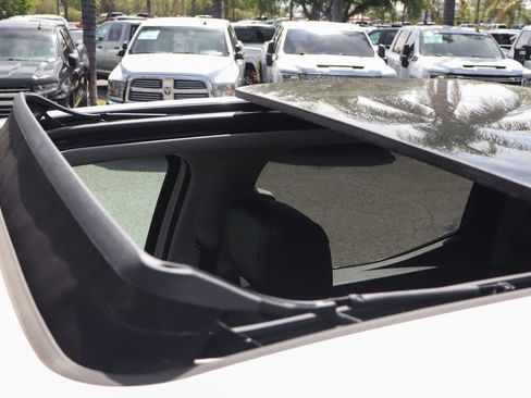 Used 2024 Toyota Tundra Limited AWD/4WD image 31