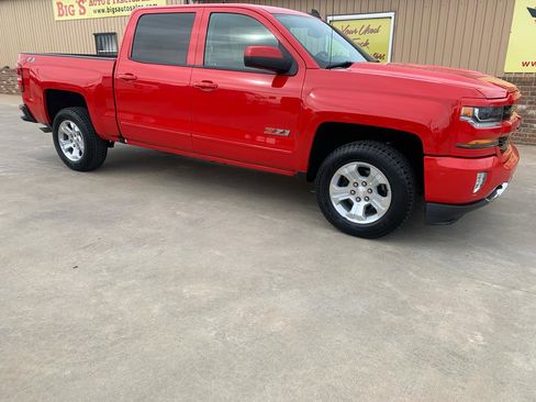 Used 2018 Chevrolet Silverado 1500 LT w/ Texas Edition AWD/4WD image 1
