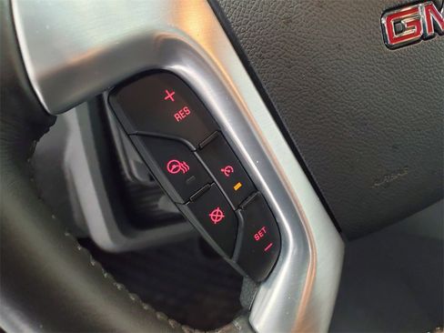 Used 2017 GMC Acadia Limited SLT image 16