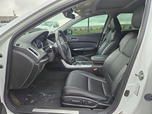 Used 2019 Acura TLX image 9