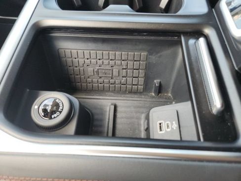 Used 2025 Ford Expedition Active AWD/4WD image 35