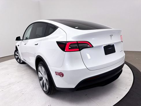 Used 2023 Tesla Model Y Long Range AWD/4WD image 8