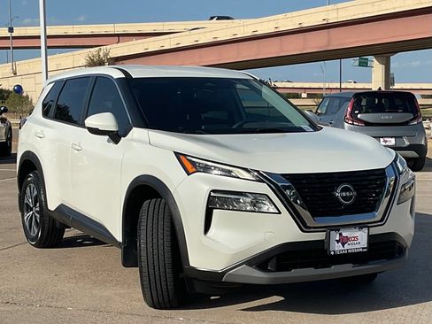 Used 2022 Nissan Rogue SV FWD image 10