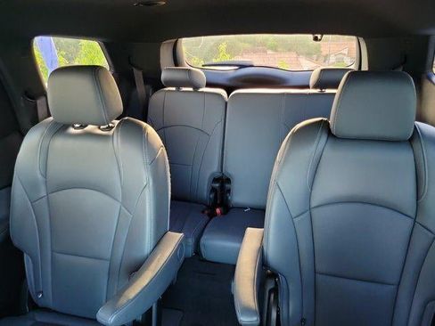 Used 2024 Buick Enclave Essence w/ Sport Touring Edition FWD image 8