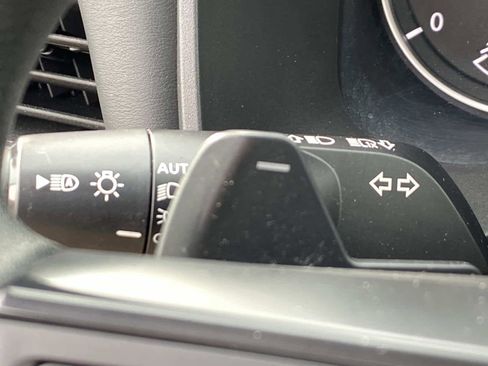 Used 2024 Nissan Rogue S image 18