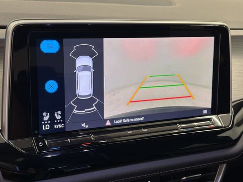 Used 2024 Volkswagen Atlas Cross Sport SE AWD/4WD image 22