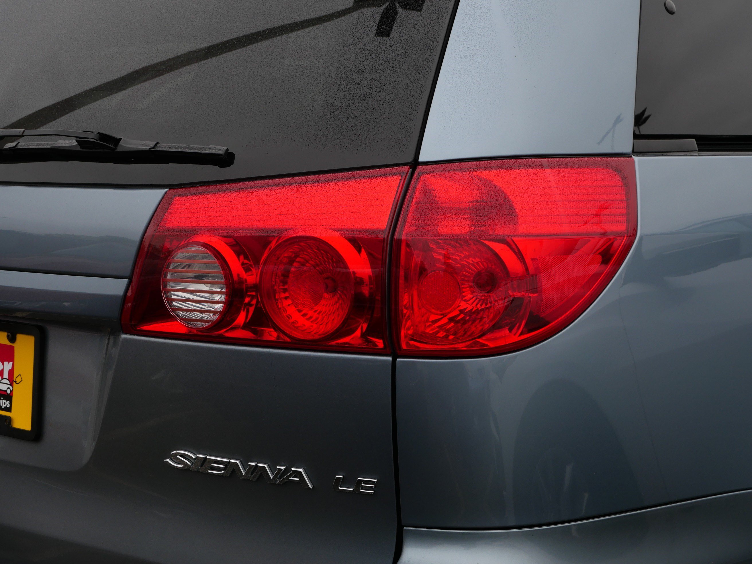 Used 2010 Toyota Sienna LE FWD image 8