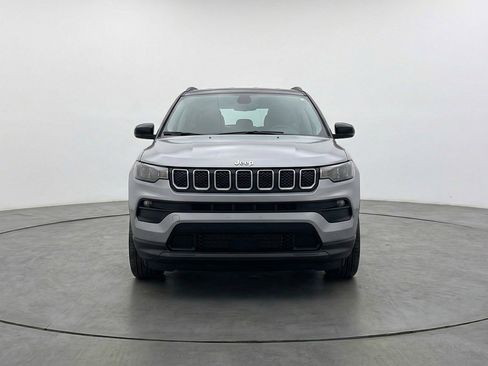 Used 2025 Jeep Compass Limited AWD/4WD image 2
