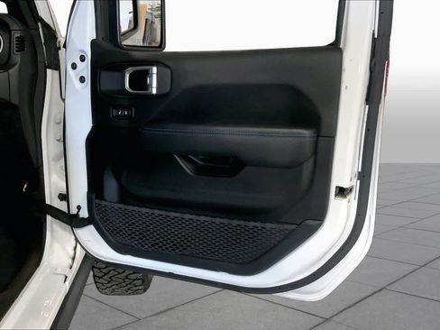 Used 2022 Jeep Wrangler Unlimited Rubicon 4xe w/ Cold Weather Group AWD/4WD image 22