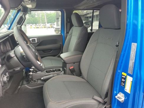 Used 2024 Jeep Wrangler Unlimited Sahara AWD/4WD image 15