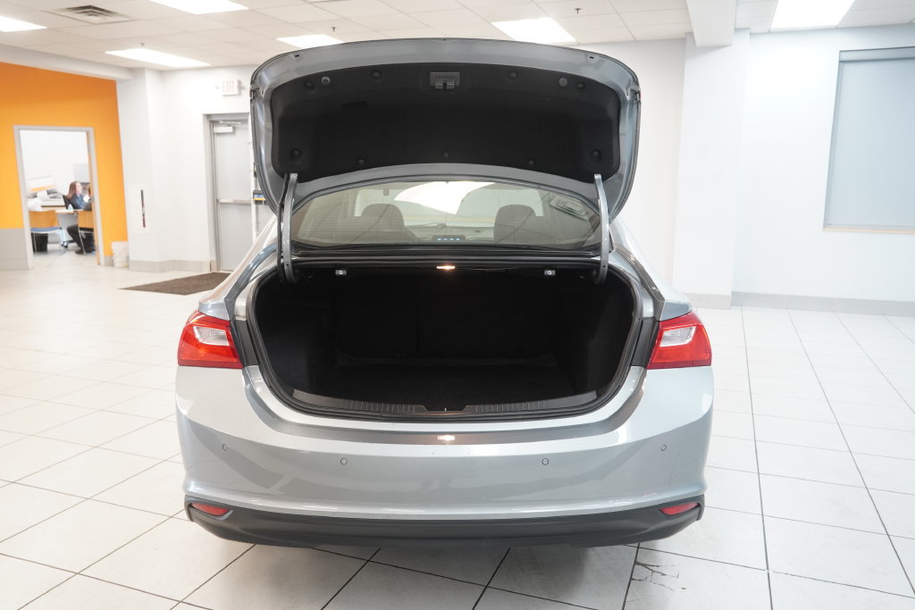 Used 2024 Chevrolet Malibu LT FWD image 9