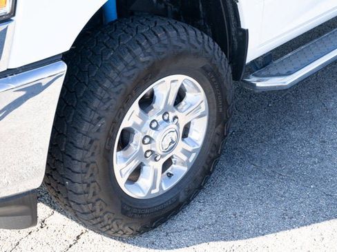 Used 2024 RAM 2500 Big Horn w/ Off Road Package image 9