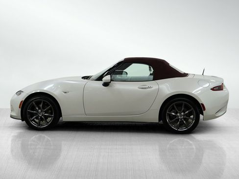 Used 2018 MAZDA MX-5 Miata Grand Touring image 2