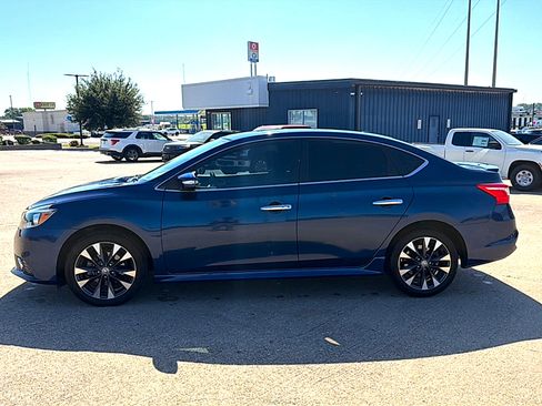 Used 2017 Nissan Sentra SR FWD image 2