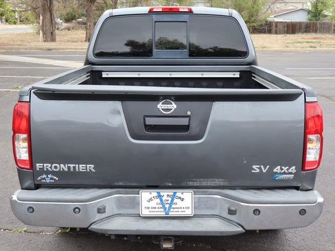 Used 2017 Nissan Frontier SV w/ SV Value Truck Package AWD/4WD image 6