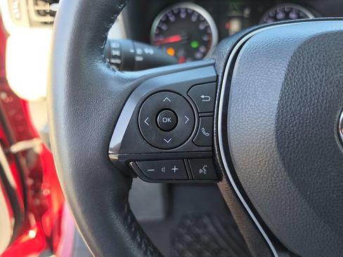 Used 2021 Toyota RAV4 XLE Premium FWD image 39