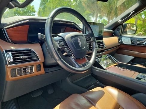 Used 2022 Lincoln Navigator Reserve RWD image 19