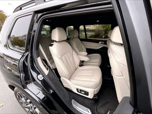 Used 2025 BMW X7 M60i AWD/4WD image 28