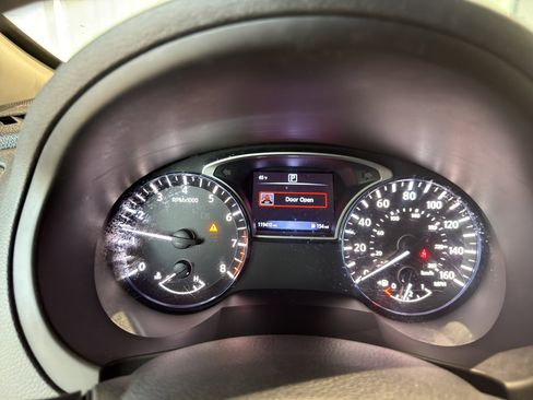 Used 2017 Nissan Altima 2.5 SR image 11