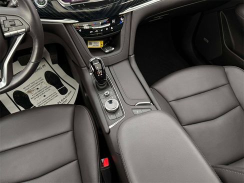 Used 2024 Cadillac XT6 Premium Luxury w/ Technology Package image 36