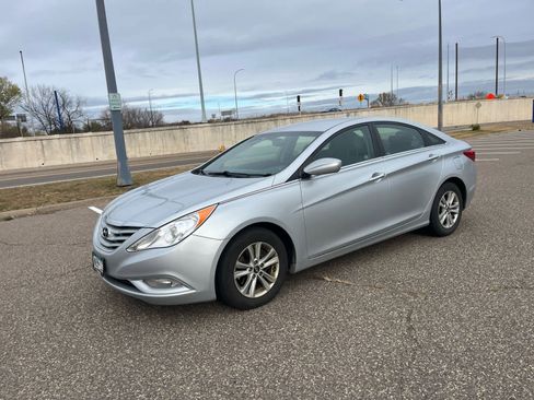 Used 2013 Hyundai Sonata GLS w/ Popular Equipment Pkg image 3