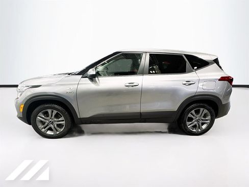 Used 2021 Kia Seltos LX AWD/4WD image 7