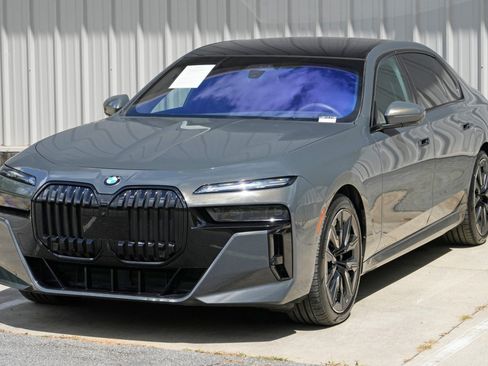 Used 2023 BMW 760i xDrive w/ Executive Package AWD/4WD image 52