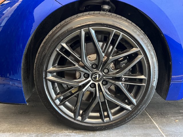 Used 2025 Lexus IS 500 RWD image 9