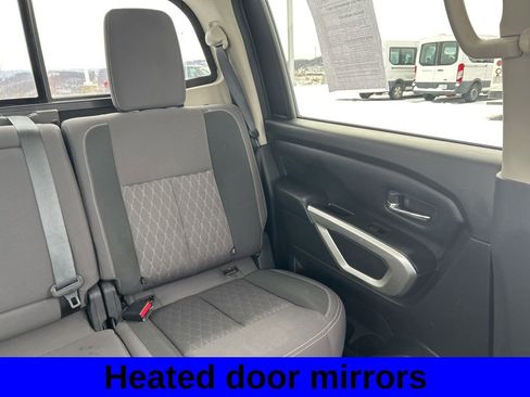 Used 2022 Nissan Titan SV image 15