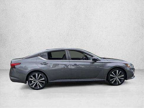 Used 2019 Nissan Altima 2.5 SR w/ SR Premium Package FWD image 4