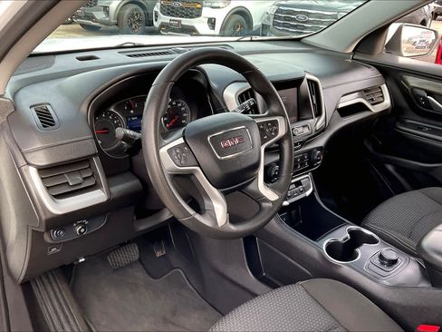 Used 2024 GMC Terrain SLE image 17