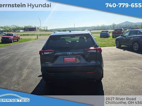 Used 2022 Toyota RAV4 XLE w/ Convenience Package AWD/4WD image 28